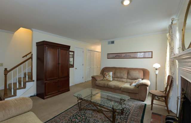1268 Carriage Park Dr Gallery 3