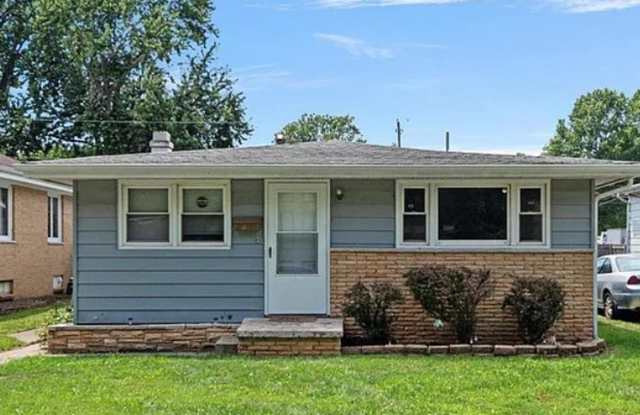 2421 S 15th St photos photos