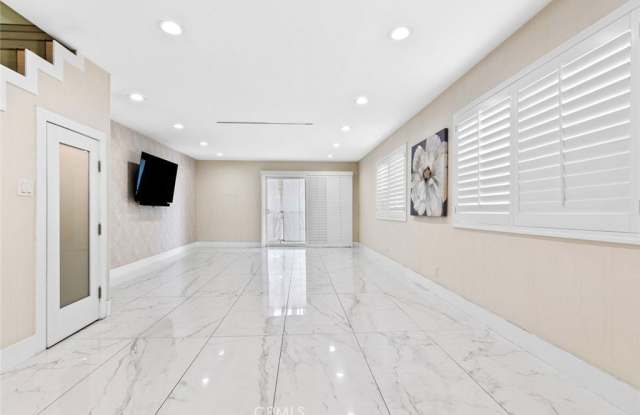 557 E San Jose Avenue photos photos