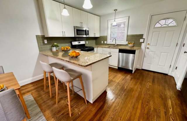 122 West 7th St. photos photos