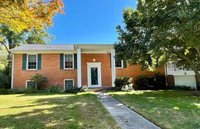 1023 WESTBRIAR DRIVE NE - 1023 Westbriar Drive Northeast, Vienna, VA 22180