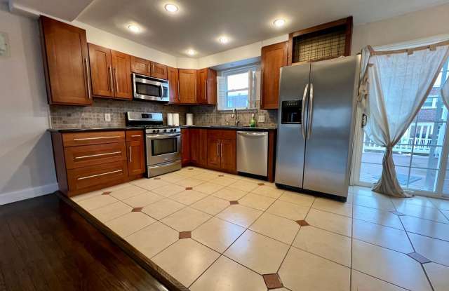 3-Bedroom Townhome in Parkwood with Finished Basement! Available NOW! photos photos
