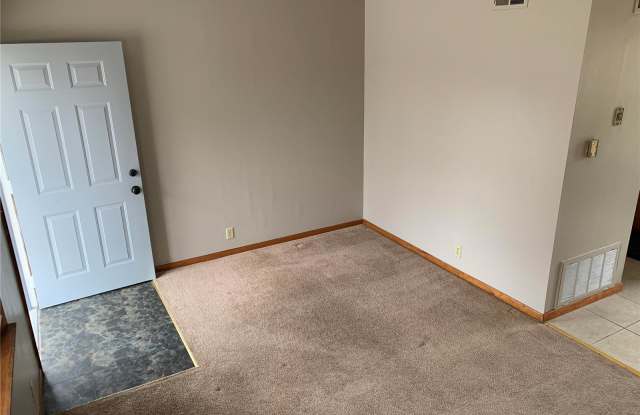 609 S. Main Gallery 3