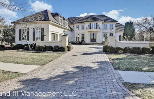 13921 Canterbury Cir - 13921 Canterbury Circle, Leawood, KS 66224