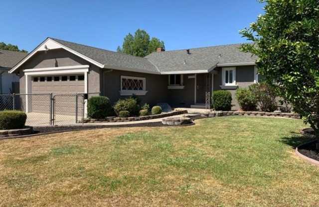 Cute As A Bug 3/1! (PLEASE READ ENTIRE AD PRIOR TO CALLING AGENT FOR VIEWING) photos photos