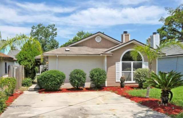 1067 HIBISCUS ST - 1067 Hibiscus Street, Atlantic Beach, FL 32233