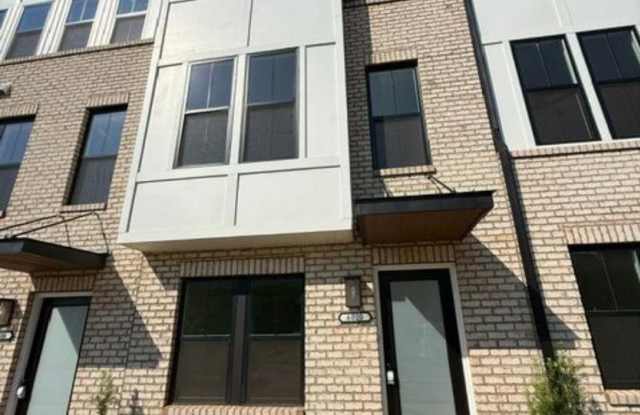 2 BR/2.5BA | Modern Townhome| 2-Car Garage + rooftop terrace Gallery 1