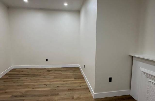 42 CLERK ST photos photos