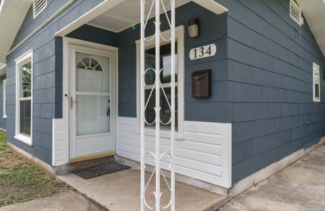 134 GAYLE AVE Gallery 2