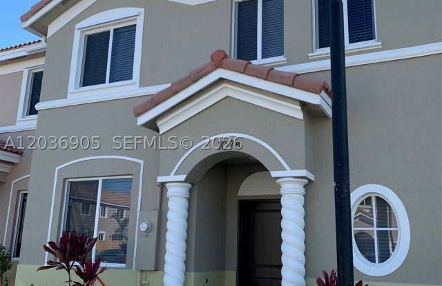 1078 SE 23rd Ter Gallery 1