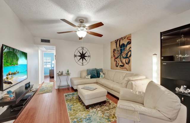 Beautiful fully furnished 2 bedroom 1 bath. photos photos