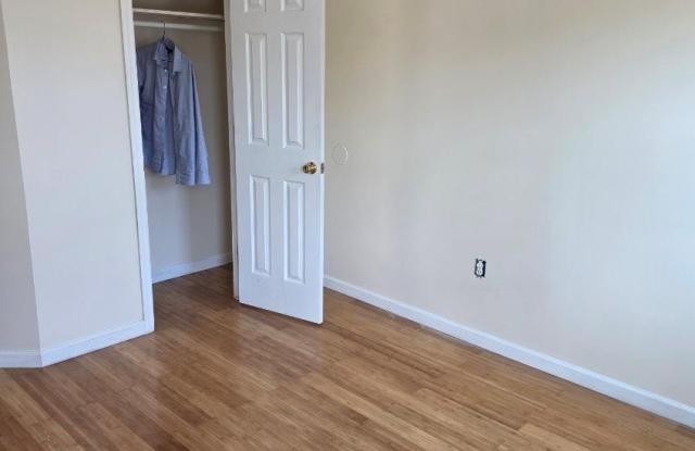 102-16 Park Ln S Gallery 3