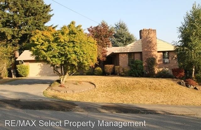 150 Oakesdale Ave SW - 150 Oakesdale Avenue Southwest, Renton, WA 98057