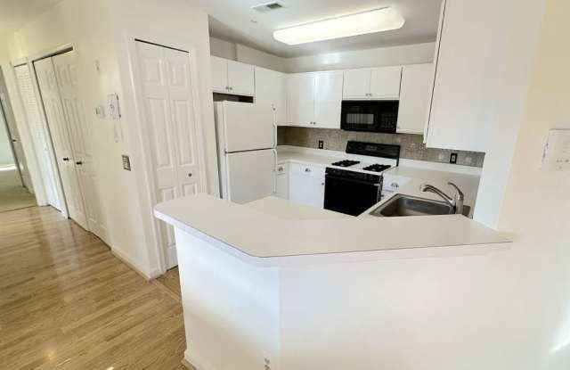 1310 Sheridan Place Gallery 3