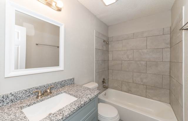 Top Location! Right in the heart of beautiful downtown Boerne! Gallery 1