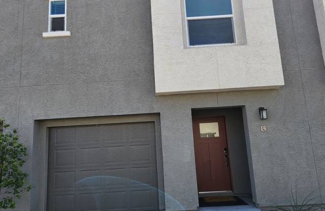 Modern Comfort Meets Vegas Vibes! – Utilities  Internet Included photos photos