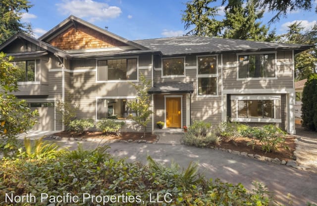 8026 SE 72nd St - 8026 Southeast 72nd Street, Mercer Island, WA 98040