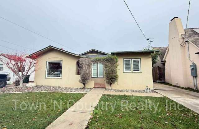 Live in style and comfort in the heart of Maple Park at 139 Chestnut St.! - 139 Chestnut Street, Salinas, CA 93901