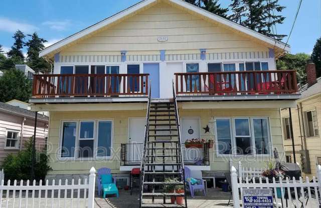2132 Alki Ave SW photos photos
