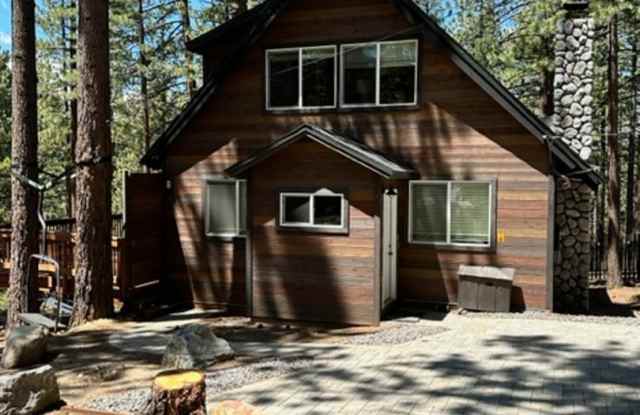 Lovely 5Bd pet friendly home available for rent now!! Home is ready for a long term renter! Call me to see the home. photos photos