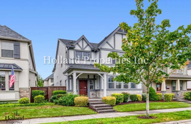 Inviting 4BR Wilsonville Home with Private Yard & Community Pool Gallery 3