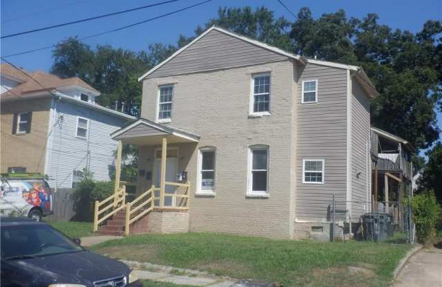 306 W 30th Street photos photos