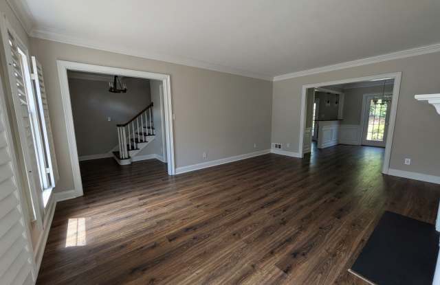 276 Windsor Parkway Gallery 3