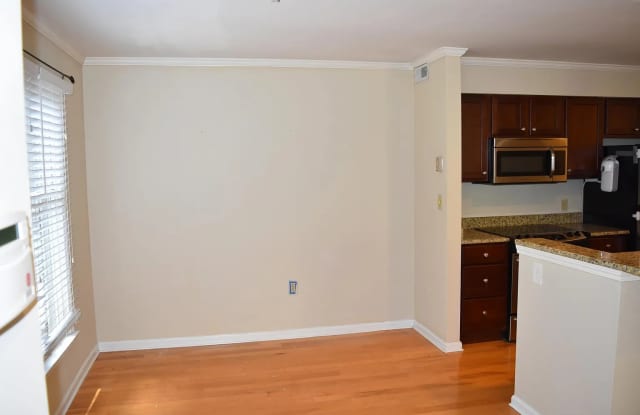 413 West 8th Street Apt B - 1 Gallery 4