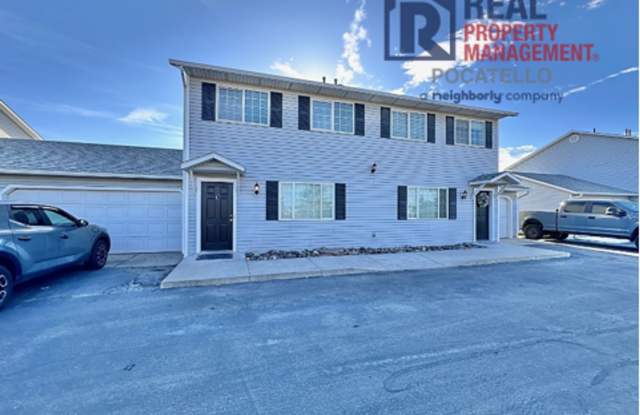 3 bed 1.5 Bath Townhouse- 2 car garage photos photos