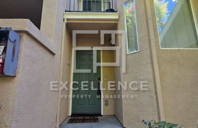 1/1.5 Townhouse - Pets Negotiable, 1003SF, 2 Car Tandem Garage, In Unit W/D, Community Pool! photos photos