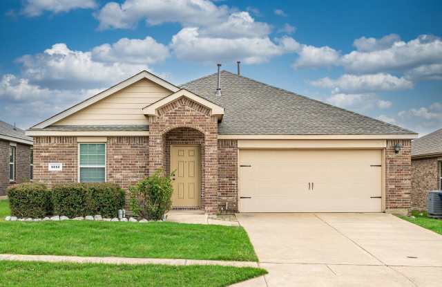 1412 Meadow Creek Drive Gallery 1