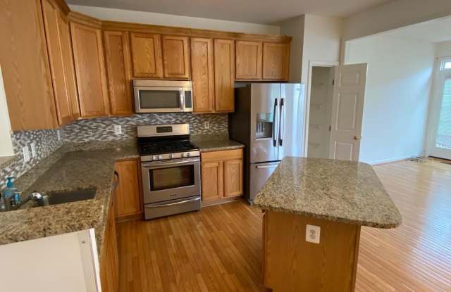 2560 BELCROFT Place Gallery 2