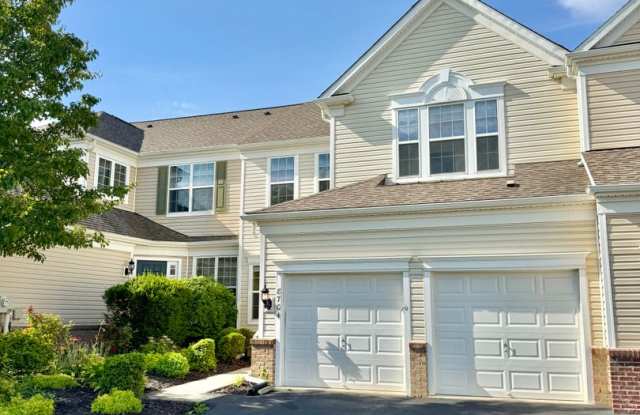 THREE BEDROOM/2.5 BATH TOWNHOME located in PARKLAND School District! photos photos THREE BEDROOM/2.5 BATH TOWNHOME located in PARKLAND School District! photos photos
