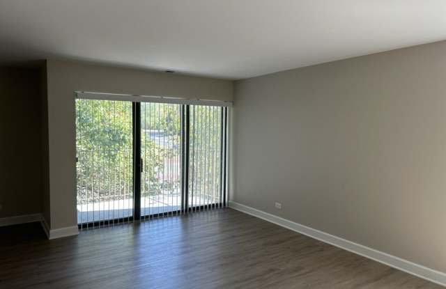 425 Walnut Creek Lane Gallery 2