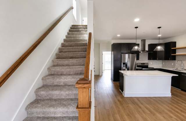 One Month Free! | 3-Bedroom + Flex Room at Highbury Gallery 4