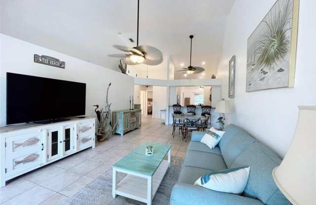 2037 W Crown Pointe Blvd photos photos