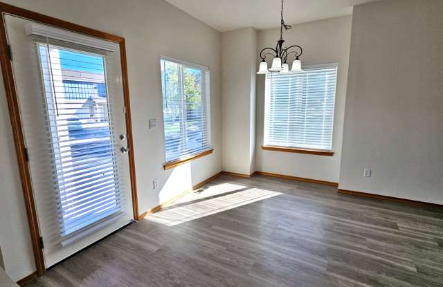 *360 TOUR AVAILABLE* Beautifully Remodeled 2-Story Home Available Now! Gallery 4