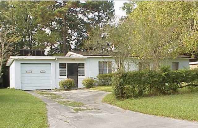 4-bedroom, 1-bathroom single-family home Gallery 1