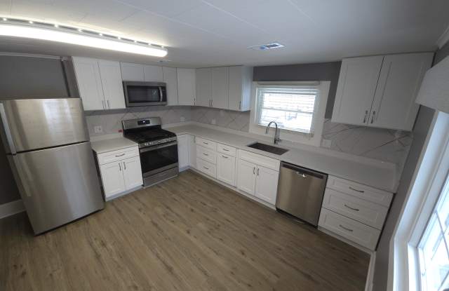 10906 Woodstock St photos photos