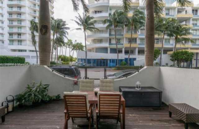 6000 Collins Ave photos photos