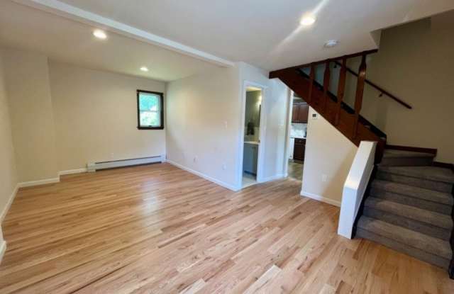 72 A-72C Woodside Ave photos photos
