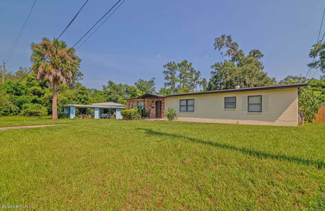 5839 CEDAR OAKS DR Gallery 3