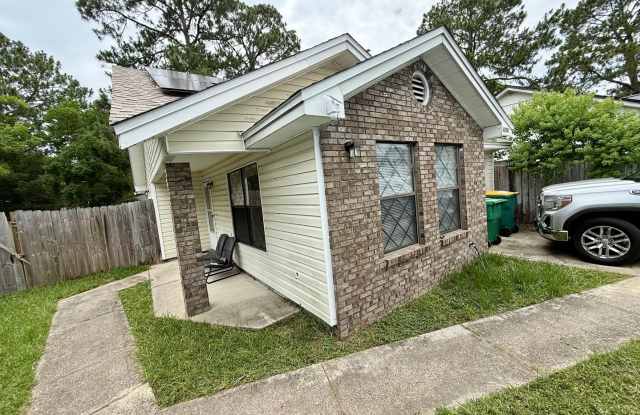 New Listing! photos photos New Listing! photos photos