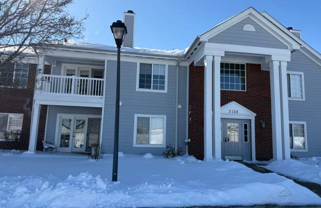 Superb Two Bedroom/Two Bath Condo In Beavercreek - 3125 Crestmont Lane, Beavercreek, OH 45431