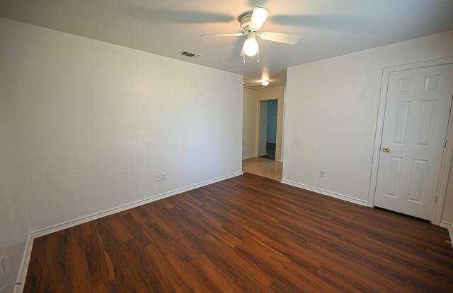 105 S Wilson Unit A Street Gallery 4