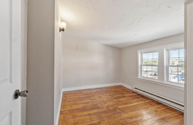 Spacious 3 BR 1 Bath in Dedham Gallery 3