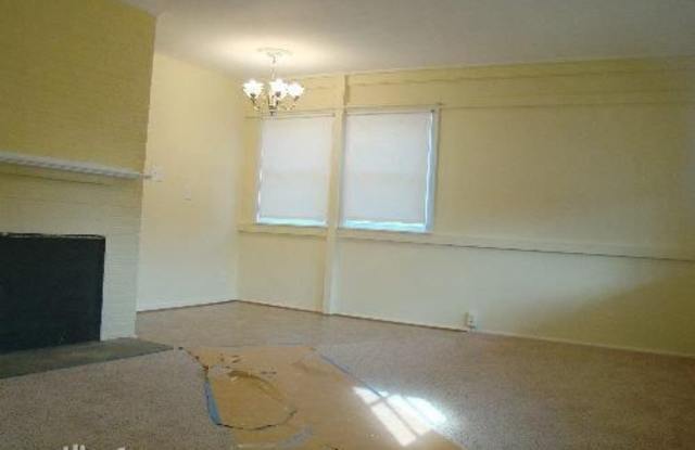 14 Davis Ct. Gallery 2