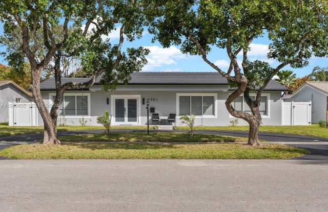 4901 Grant St photos photos