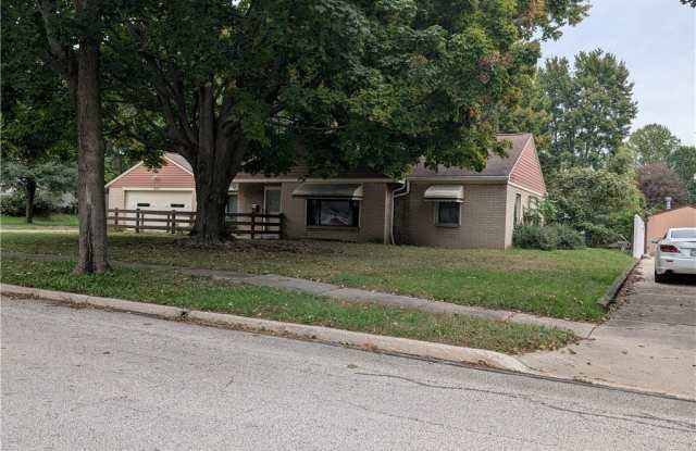 647 Longmere Drive Gallery 2