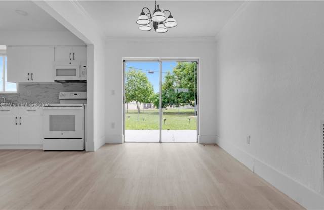 17821 Northwest 56th Avenue Gallery 4